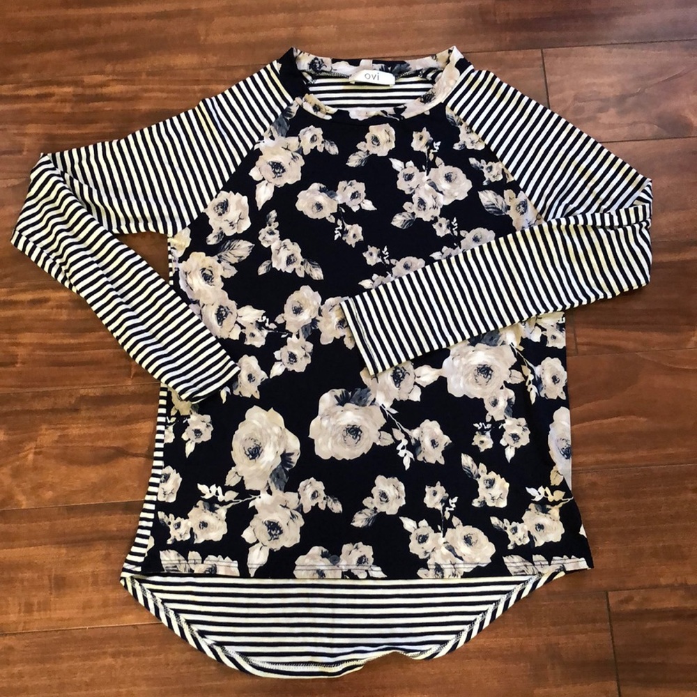 Navy Long Sleeve Floral Tee, size small
